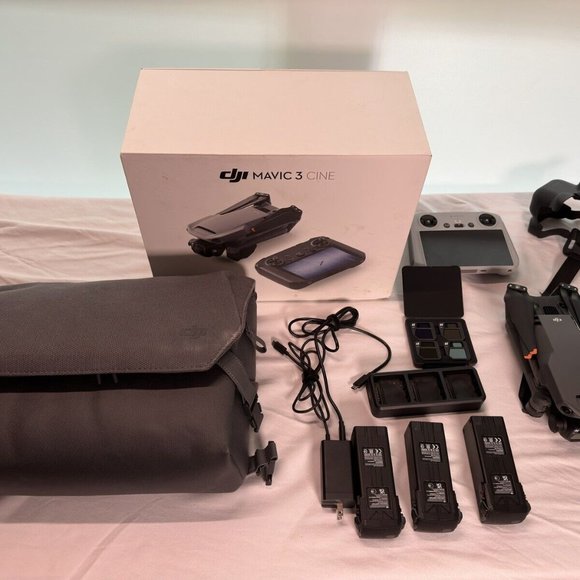 DJI Mavic 3 Cine Combo Drone - Picture 7 of 8